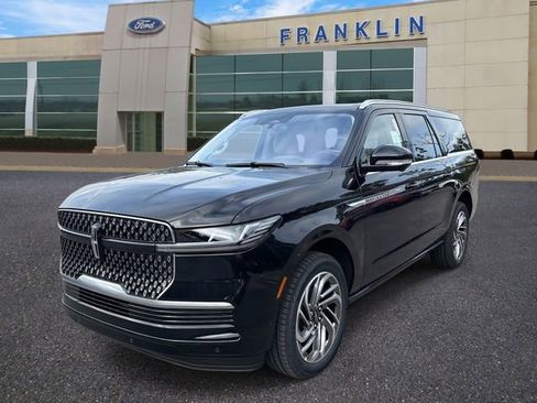 New 2025 Lincoln Navigator L Reserve image 3