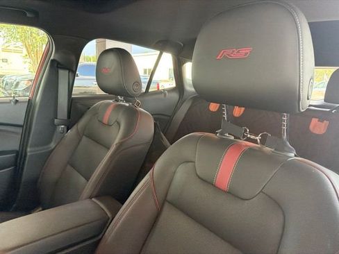 Used 2024 Chevrolet Trax RS w/ Sunroof Package FWD image 7