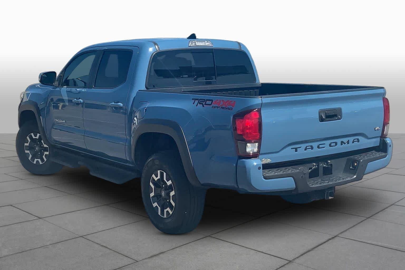 Used 2019 Toyota Tacoma TRD Off-Road w/ Technology Package AWD/4WD image 11
