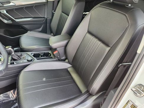Used 2022 Volkswagen Tiguan SE AWD/4WD image 12