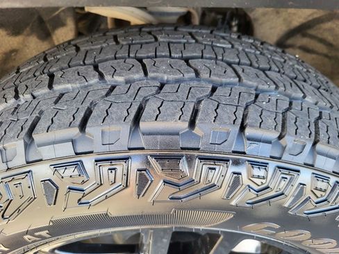 Used 2021 GMC Sierra 1500 Elevation w/ Preferred Package image 8