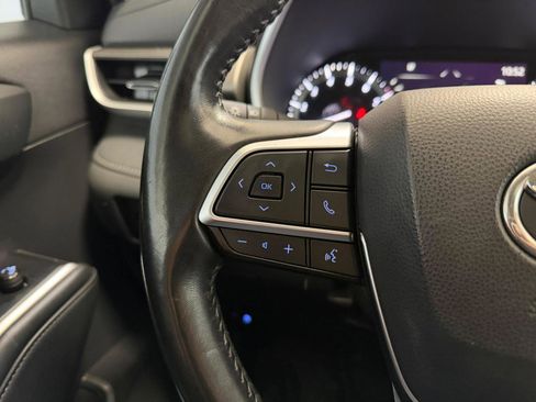 Used 2021 Toyota Highlander XLE image 33