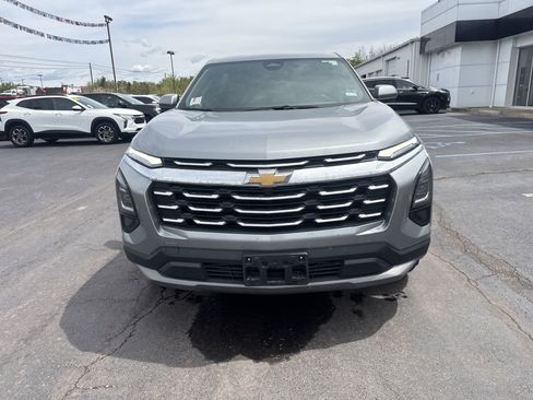 Used 2026 Chevrolet Equinox LT AWD/4WD image 9