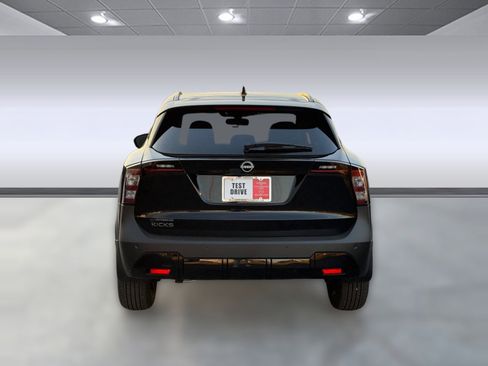 New 2026 Nissan Kicks SV w/ SV Premium Package image 8