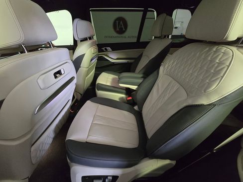New 2026 BMW X7 M60i image 13