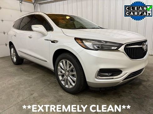 Used 2020 Buick Enclave Essence w/ Sound and Sites Package FWD image 1
