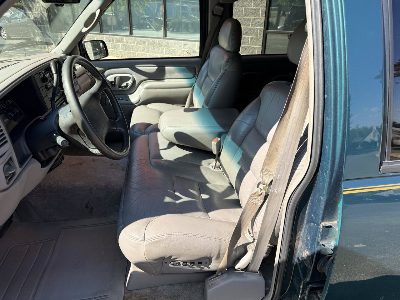 Used 1996 GMC Suburban 4WD image 11