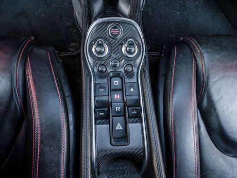 Used 2018 McLaren 570S Spider RWD image 32