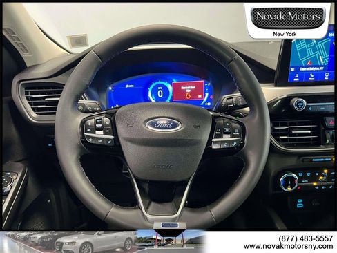 Used 2022 Ford Escape SEL w/ Technology Package image 16