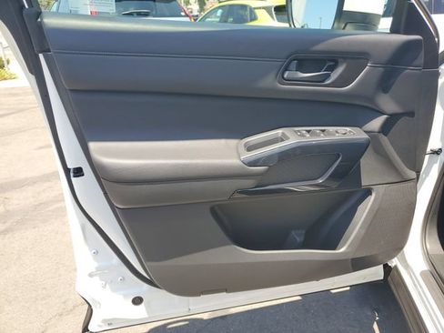 Used 2024 Nissan Pathfinder SV FWD image 19
