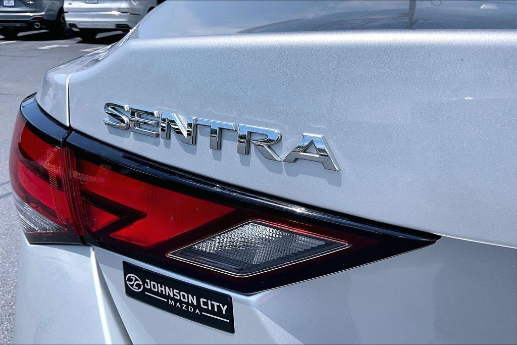 Used 2022 Nissan Sentra SV FWD image 8