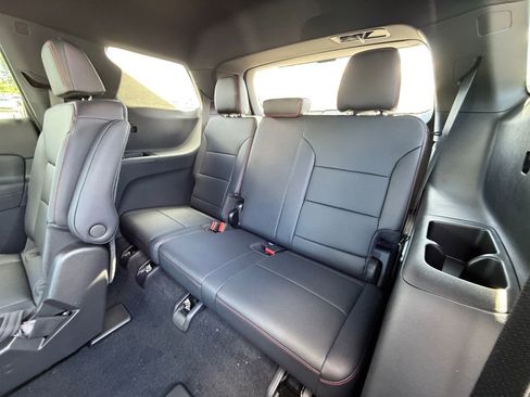 New 2026 Chevrolet Traverse Z71 w/ Enhanced Driving Package AWD/4WD image 25