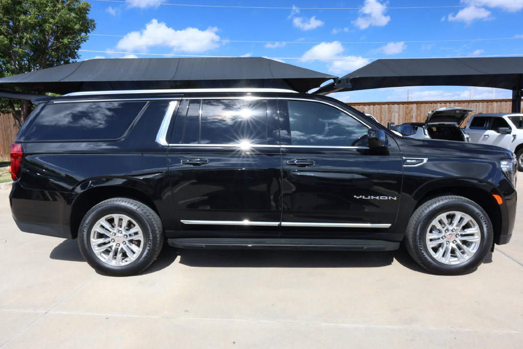 Used 2023 GMC Yukon XL SLT AWD/4WD image 4
