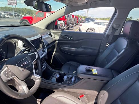 Used 2023 GMC Acadia SLT FWD image 13