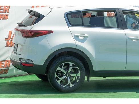 Used 2021 Kia Sportage LX AWD/4WD image 15
