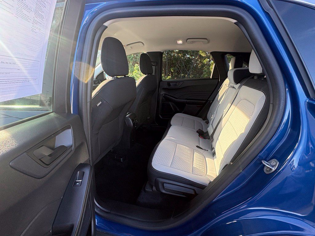 Used 2023 Ford Escape Active AWD/4WD image 26