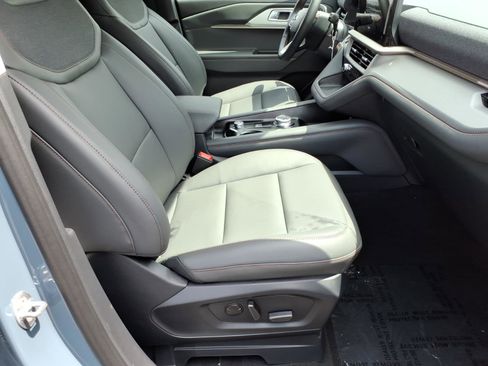 New 2026 Ford Explorer Active AWD/4WD image 8