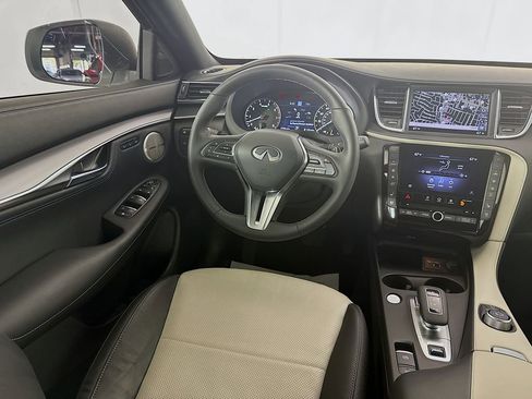 Certified 2025 INFINITI QX55 Essential image 28