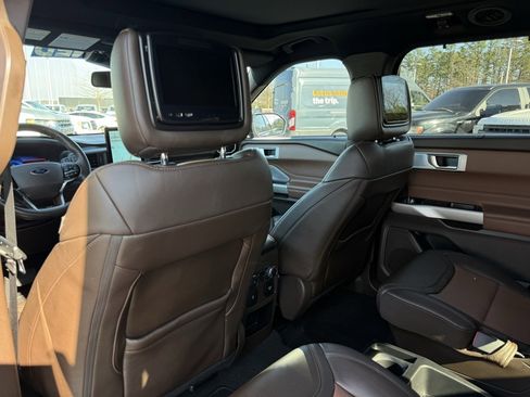 Certified 2021 Ford Explorer King Ranch w/ Premium Technology Package image 25