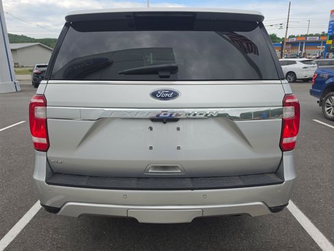 Used 2018 Ford Expedition XLT w/ Equipment Group 202A AWD/4WD image 4