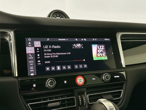 New 2026 Porsche Macan image 21