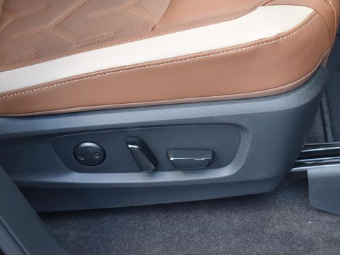 New 2026 Nissan Pathfinder Platinum FWD image 79