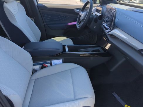 New 2025 Volkswagen ID.4 Pro S image 18