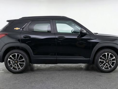 Used 2025 Chevrolet TrailBlazer LT image 11