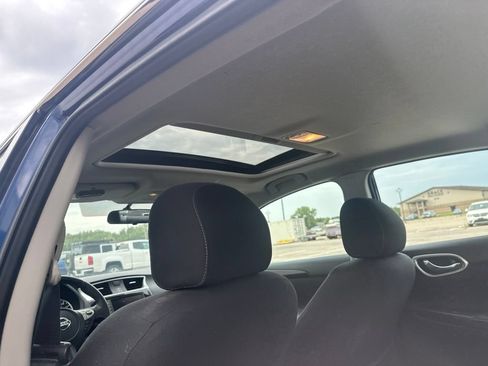 Used 2019 Nissan Sentra SV w/ Special Edition Package FWD image 21