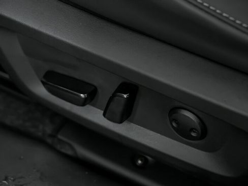 New 2026 Mitsubishi Outlander SE image 18