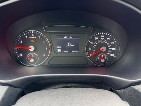 Used 2019 Kia Sorento LX w/ LX Convenience Package image 13