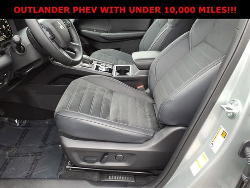 Used 2025 Mitsubishi Outlander SE AWD/4WD image 14