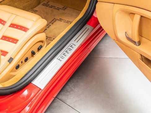 Used 2013 Ferrari California image 32