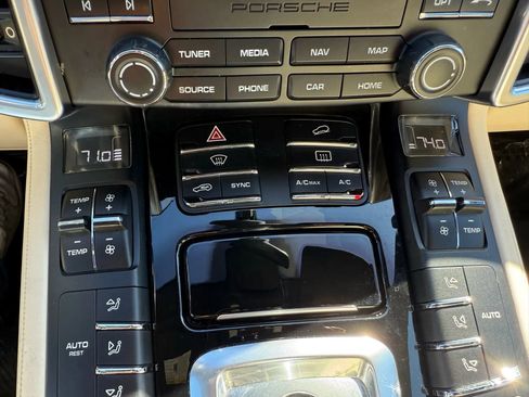 Used 2017 Porsche Cayenne image 24