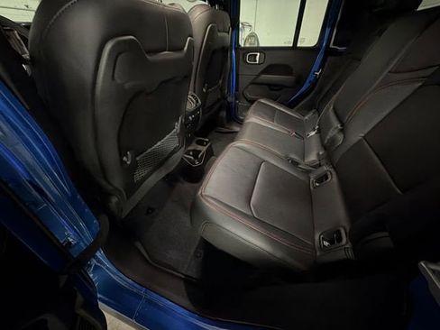 Used 2024 Jeep Gladiator Rubicon w/ Technology Group image 23