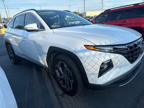Used 2023 Hyundai Tucson Limited FWD image 2