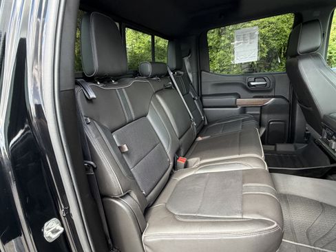 Used 2019 Chevrolet Silverado 1500 High Country w/ Technology Package AWD/4WD image 19