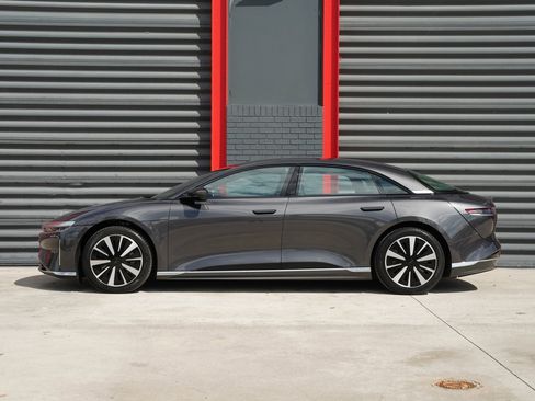 Used 2023 Lucid Air Pure image 9