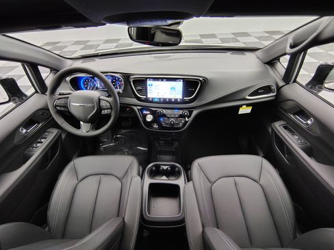 New 2026 Chrysler Pacifica Select w/ S Appearance Package FWD image 2
