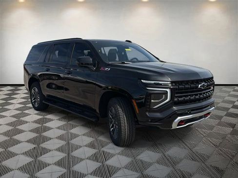 New 2026 Chevrolet Suburban Z71 w/ Z71 Off-Road Package AWD/4WD image 3