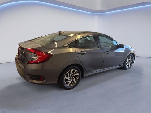 Used 2018 Honda Civic EX image 8