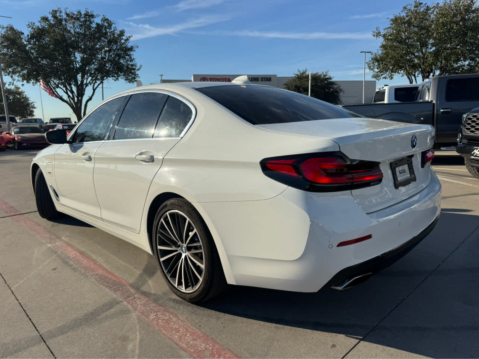 Used 2023 BMW 530e RWD image 2