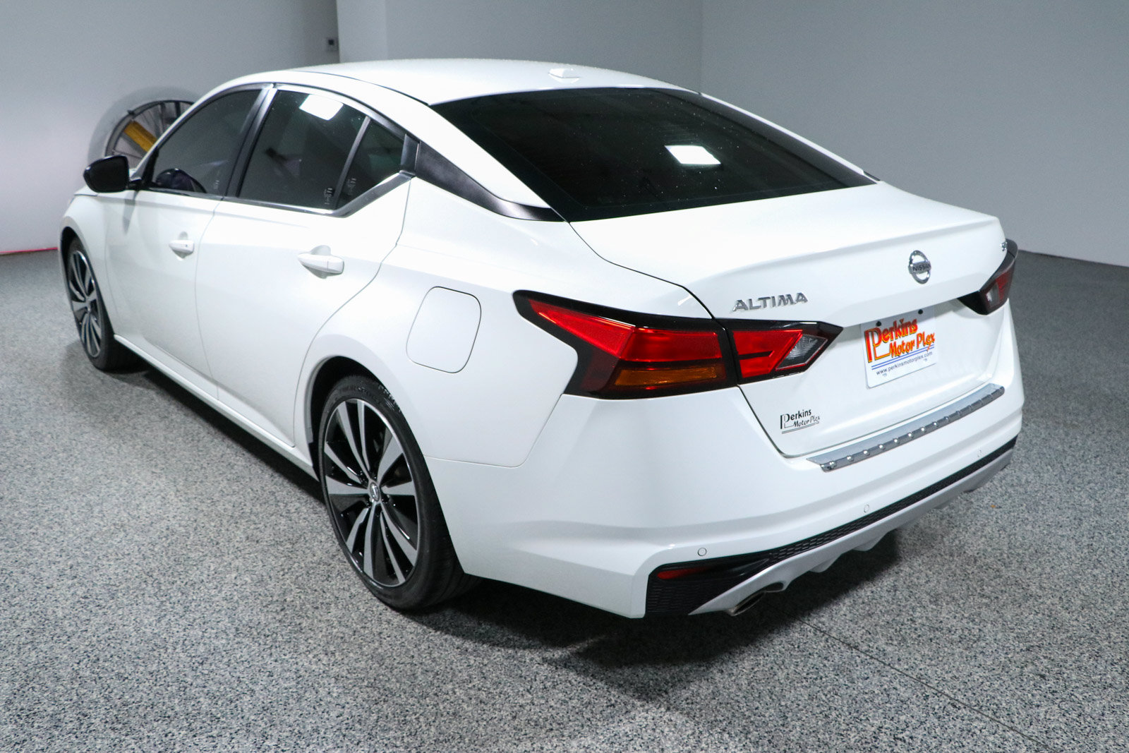 Used 2022 Nissan Altima 2.5 SR FWD image 9