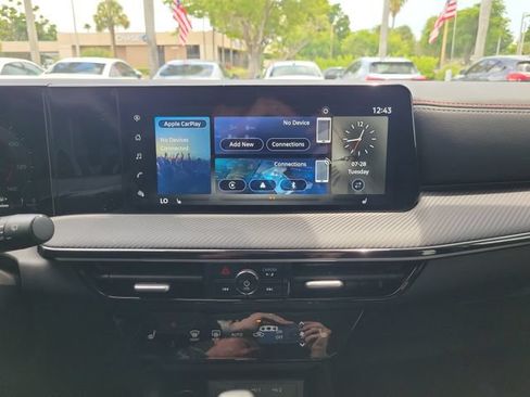 Used 2025 Nissan Kicks SR w/ SR Premium Package FWD image 22