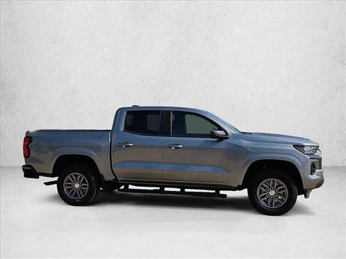 Used 2024 Chevrolet Colorado LT RWD image 4