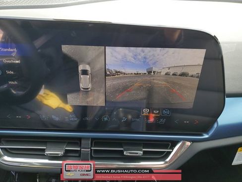 New 2026 Chevrolet Equinox EV LT image 28