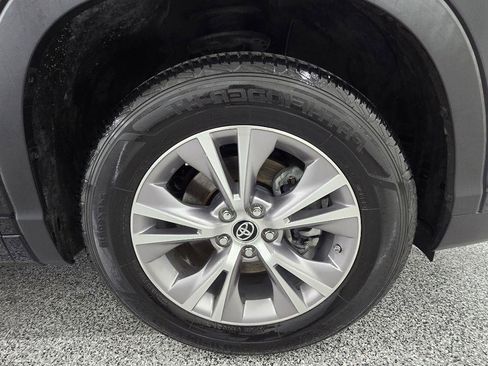 Used 2016 Toyota Highlander Plus FWD image 30