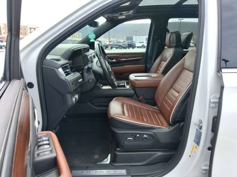 Used 2024 GMC Yukon Denali Ultimate AWD/4WD image 15