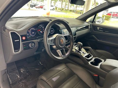 Used 2019 Porsche Cayenne AWD/4WD image 6