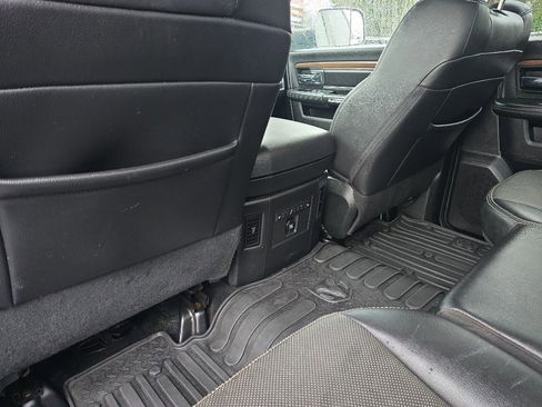 Used 2017 RAM 1500 Laramie w/ Convenience Group image 18